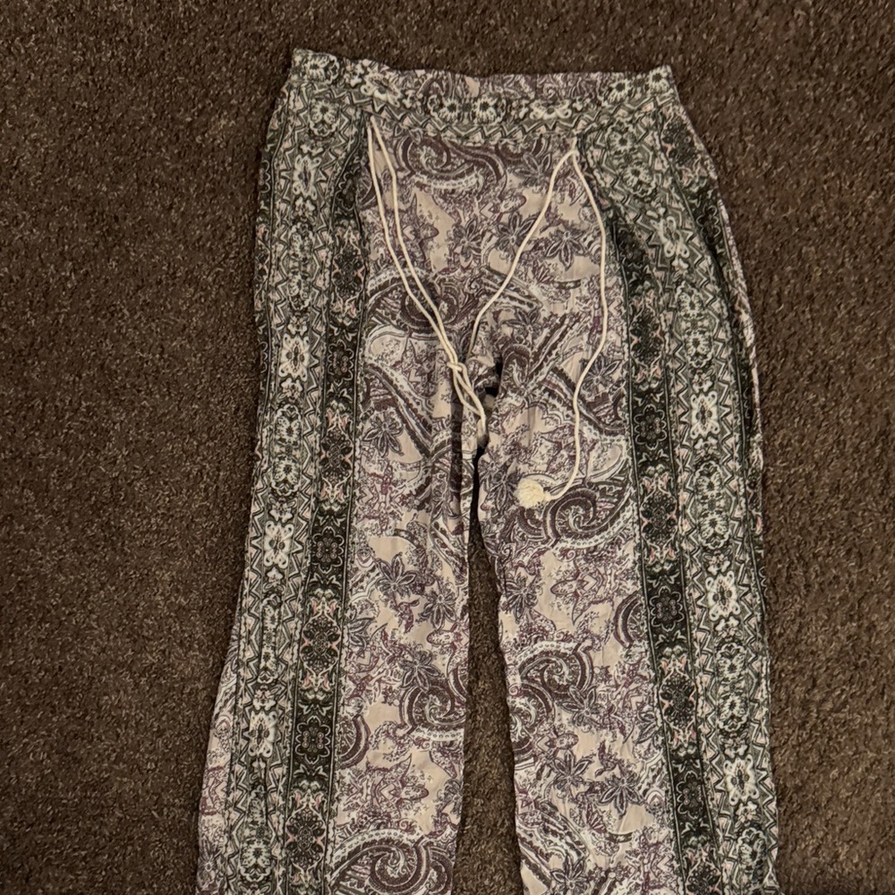 Gypsies & Moondust Paisley Ankle Pants in Cream and Black